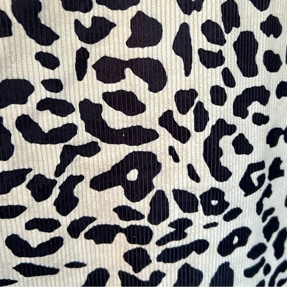 NWOT Women’s Sz M Button Front Cow Print Jacket/Top -corduroy feel - Picture 9 of 11